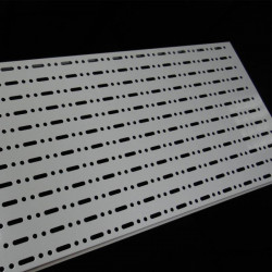 Panel fondo perforado blanco