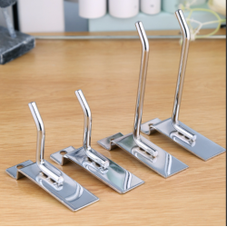 Gancho blister para módulos de lamas de aluminio